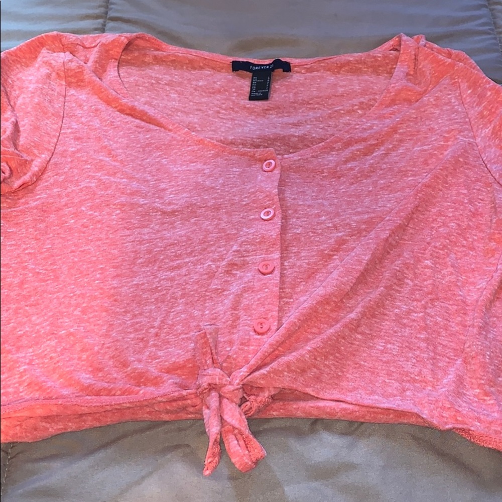BRAND NEW CROPPED SHIRT !